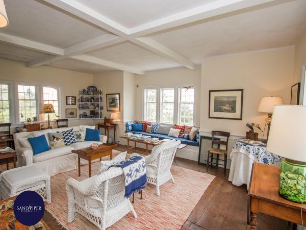 Cape Cod Home 994957