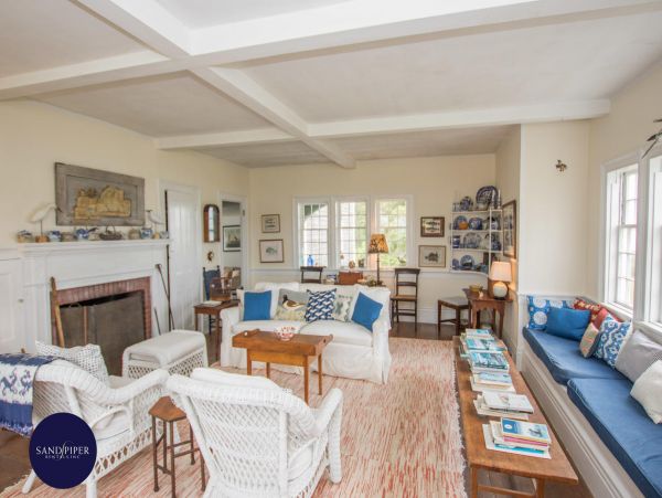 Cape Cod Home 994957