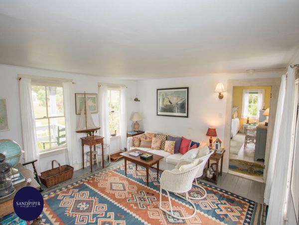 Cape Cod Home 994957