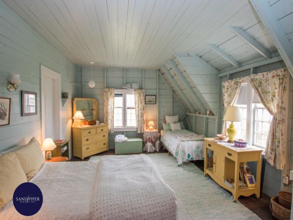 Cape Cod Home 994957