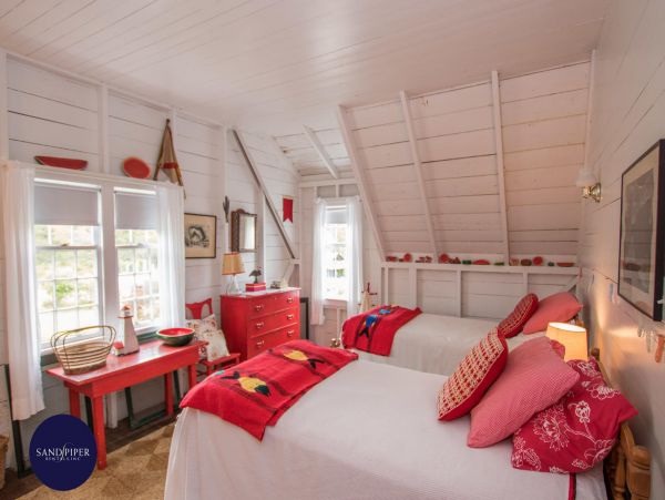 Cape Cod Home 994957