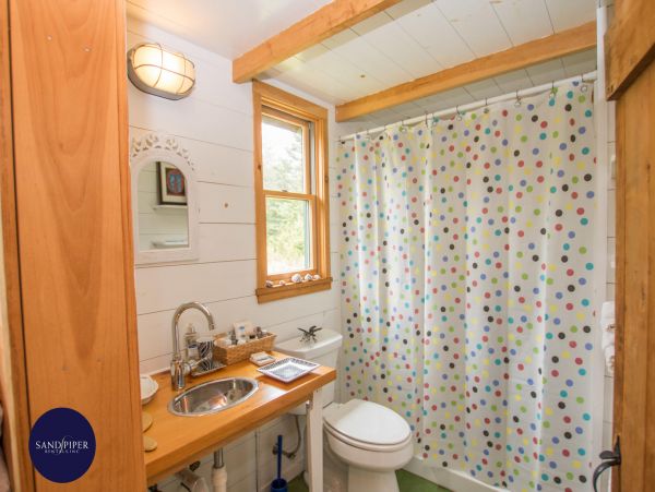 Cape Cod Home 994957