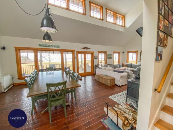 Cape Cod Home 994958