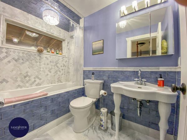 Cape Cod Home 994958