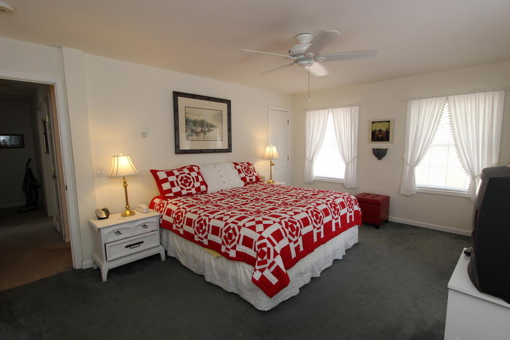 Cape Cod Home 994959