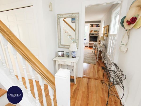 Cape Cod Home 994960