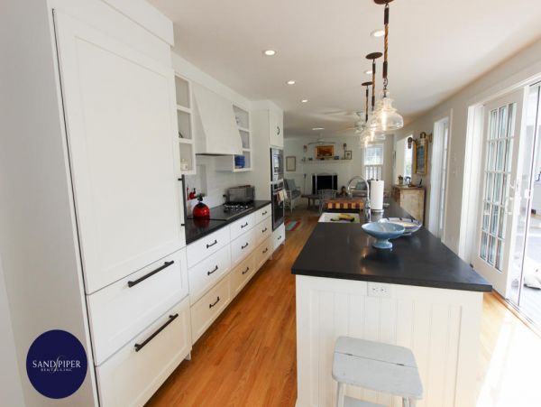 Cape Cod Home 994960
