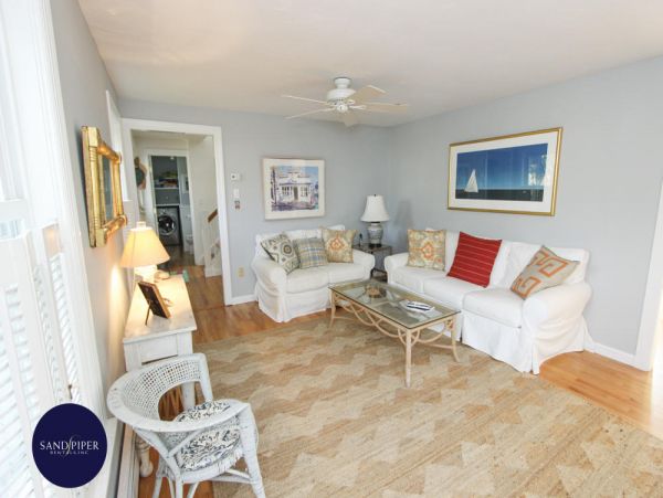 Cape Cod Home 994960