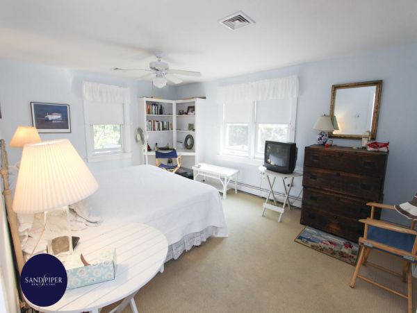 Cape Cod Home 994960