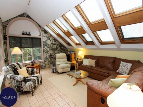 Cape Cod Home 994961