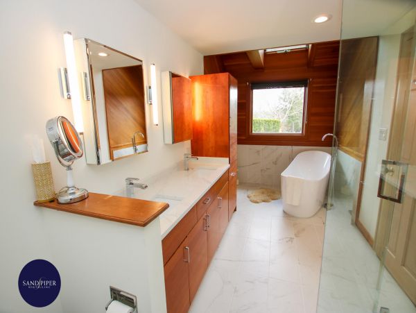 Cape Cod Home 994961