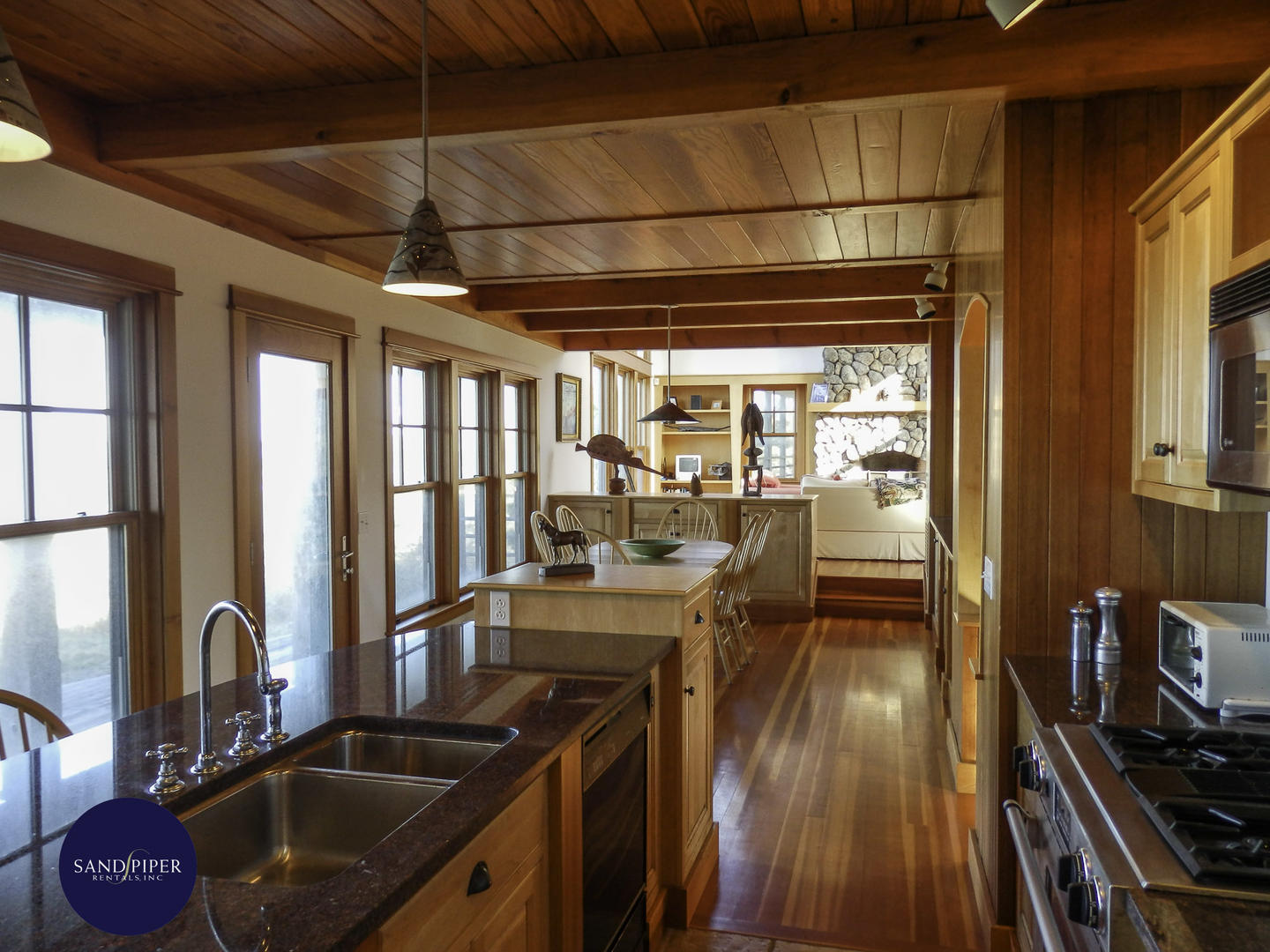 Cape Cod Home 994962