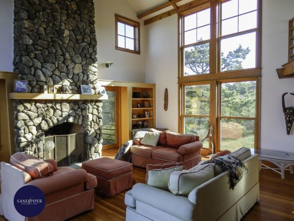 Cape Cod Home 994962