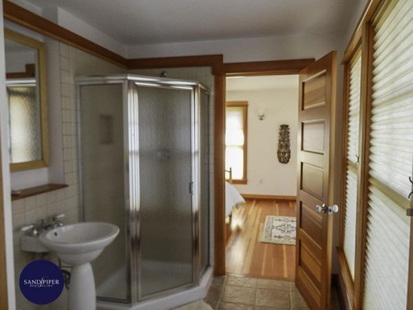 Cape Cod Home 994962