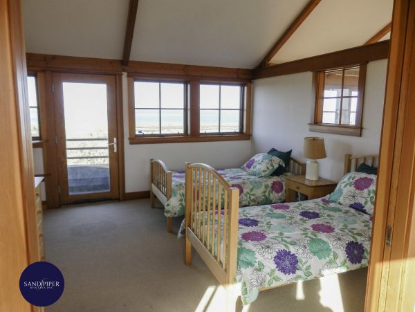 Cape Cod Home 994962