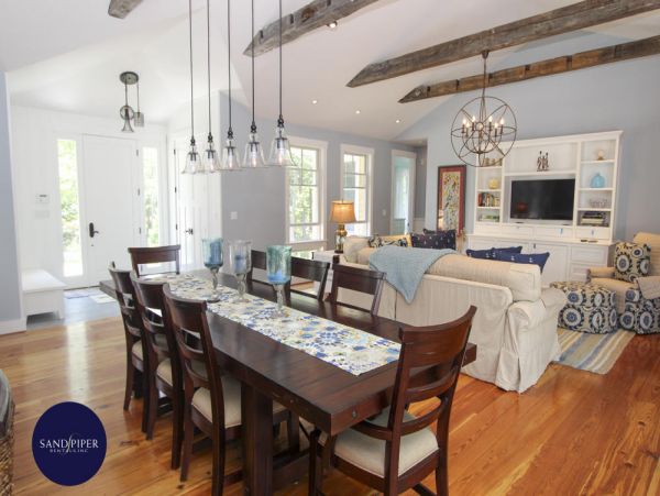 Cape Cod Home 994963