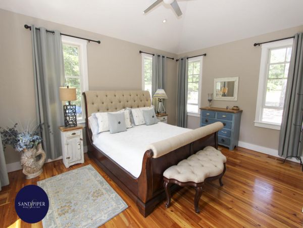 Cape Cod Home 994963
