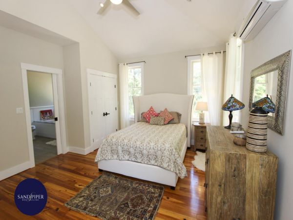 Cape Cod Home 994963