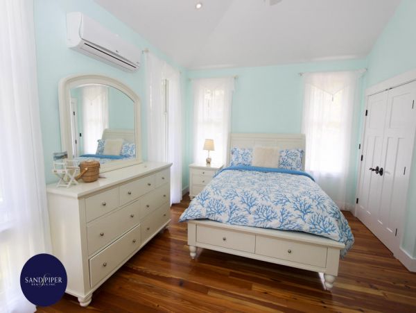 Cape Cod Home 994963