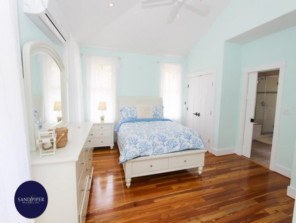 Cape Cod Home 994963