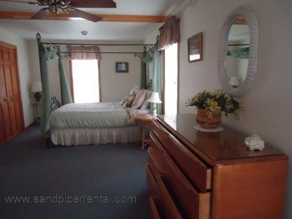 Cape Cod Home 994965