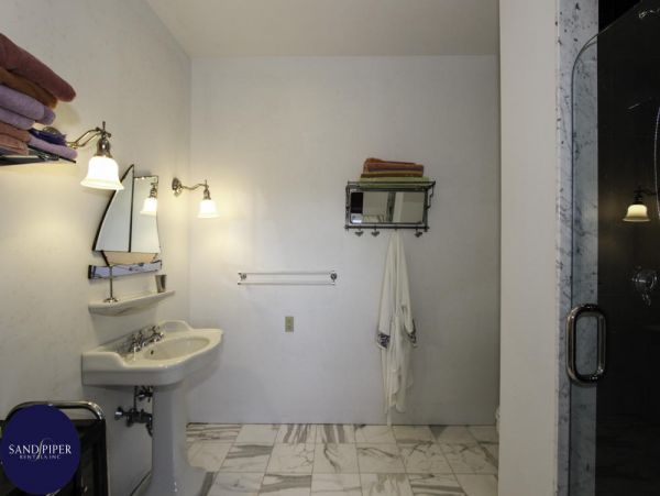 Cape Cod Home 994968