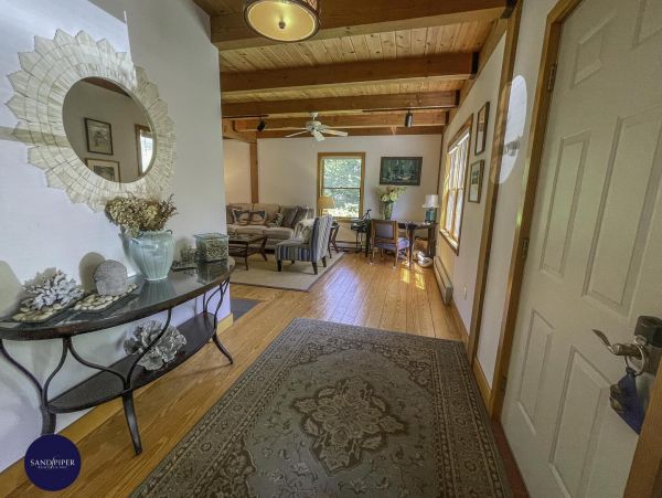 Cape Cod Home 994969
