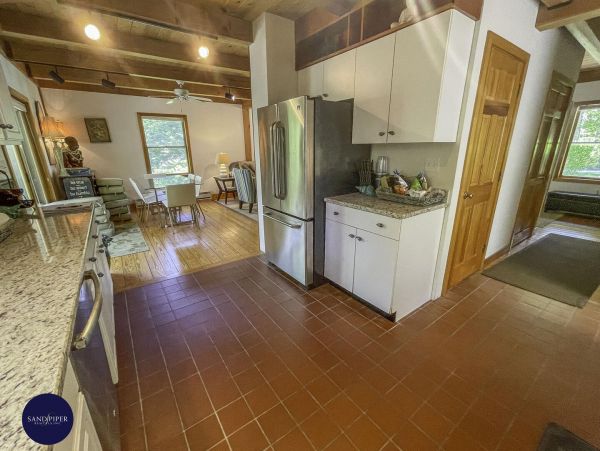 Cape Cod Home 994969