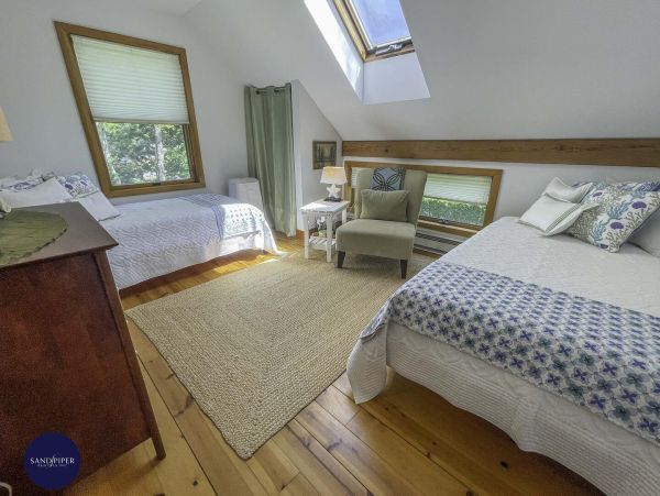 Cape Cod Home 994969