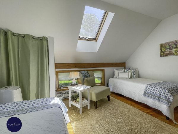 Cape Cod Home 994969