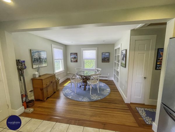 Cape Cod Home 994970