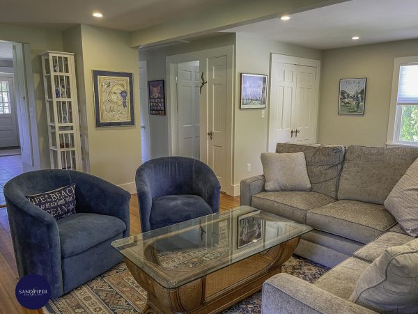 Cape Cod Home 994970