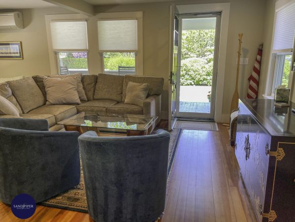 Cape Cod Home 994970