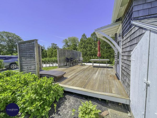 Cape Cod Home 994970