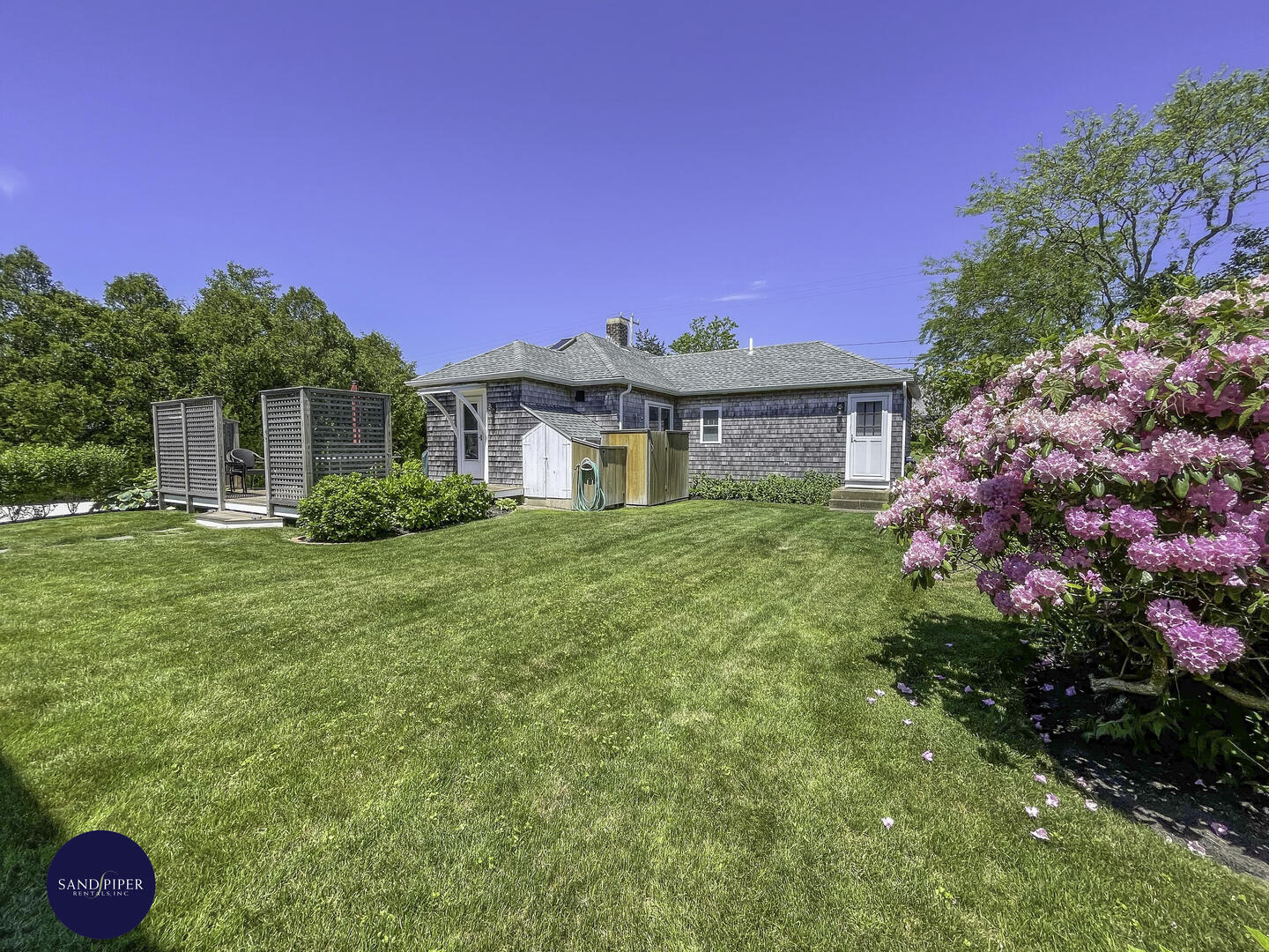 Cape Cod Home 994970
