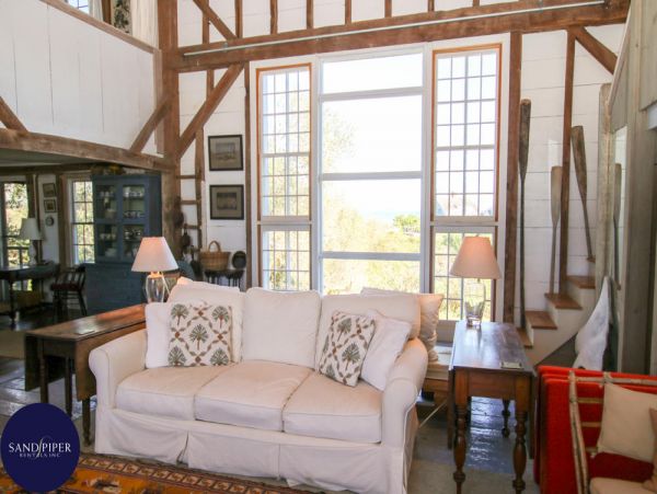 Cape Cod Home 994971