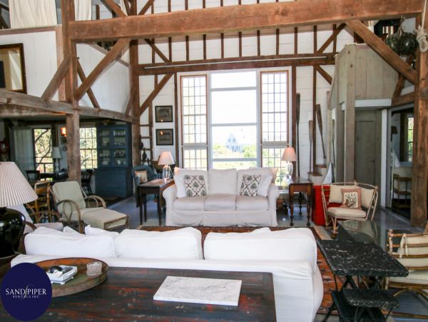Cape Cod Home 994971