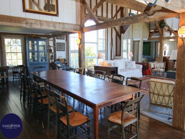 Cape Cod Home 994971