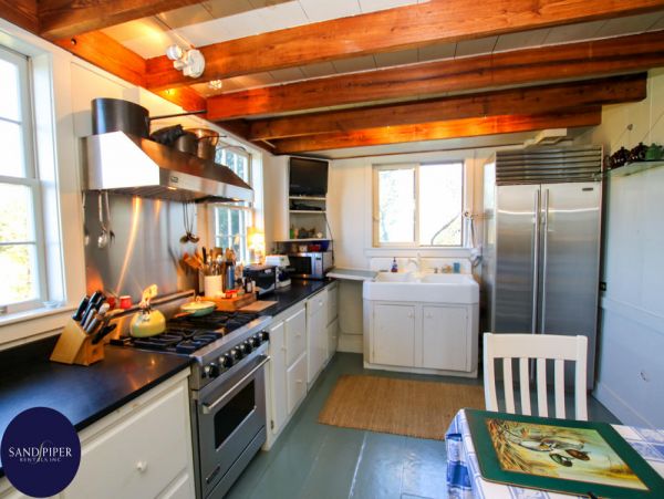 Cape Cod Home 994971
