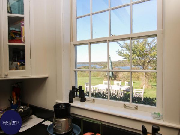 Cape Cod Home 994971
