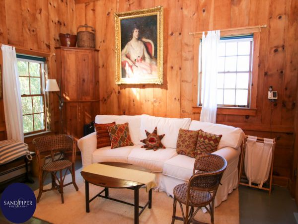 Cape Cod Home 994971
