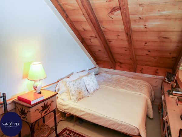 Cape Cod Home 994971