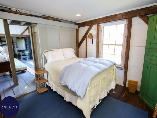 Cape Cod Home 994971