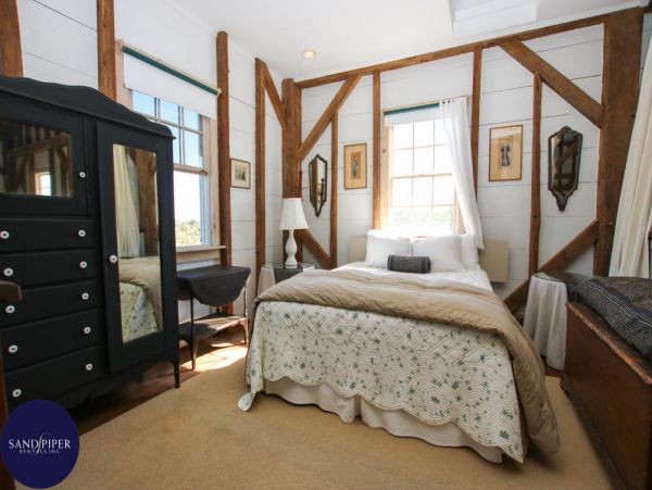 Cape Cod Home 994971