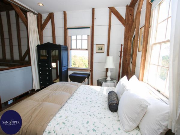 Cape Cod Home 994971