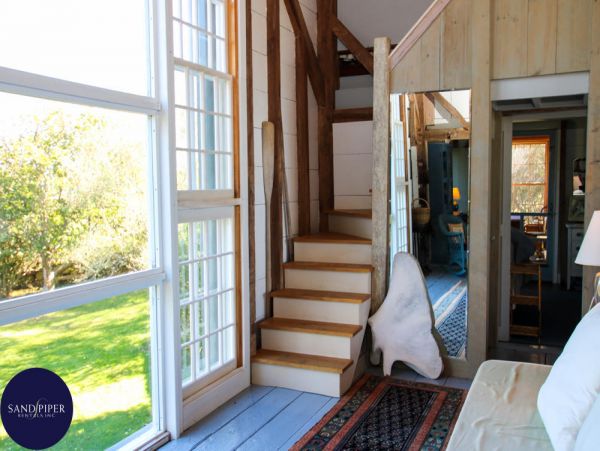 Cape Cod Home 994971