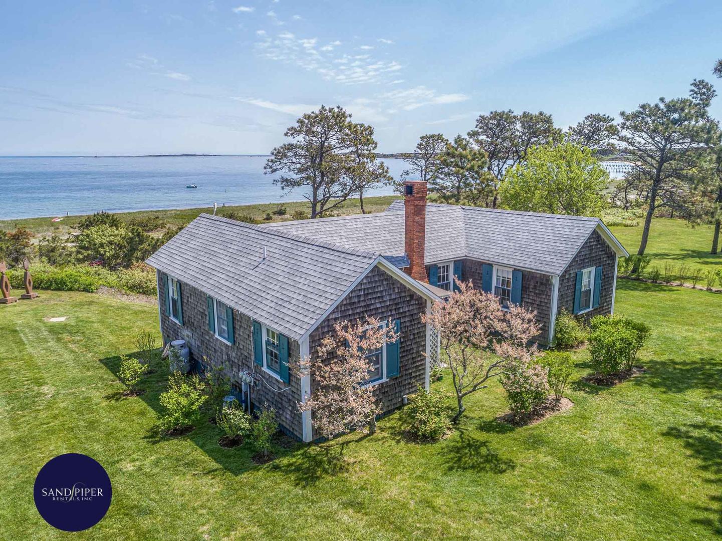 Cape Cod Home 994972