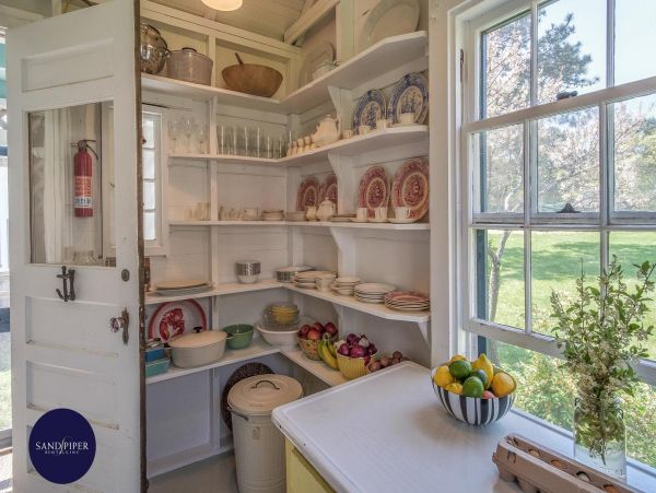 Cape Cod Home 994972