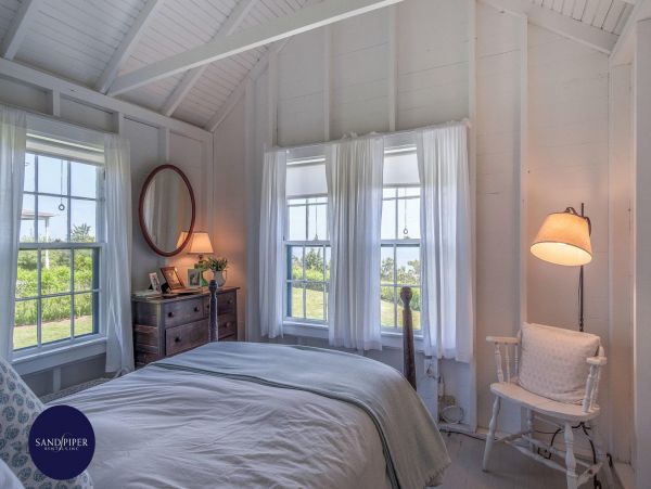 Cape Cod Home 994972
