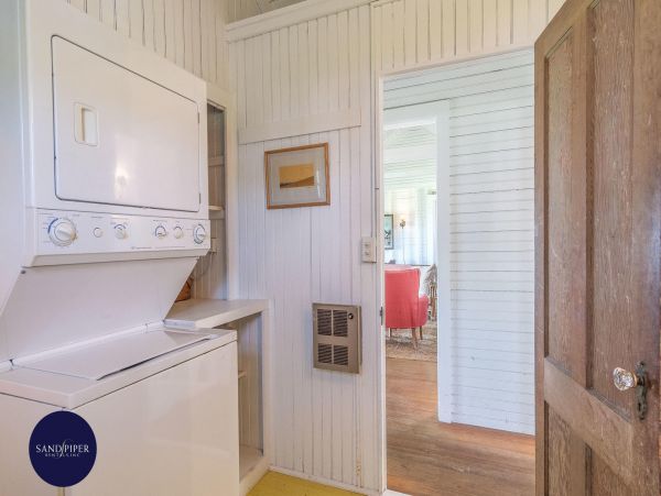 Cape Cod Home 994972